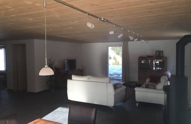 Angenehme Wohnung für 8 Personen mit W-LAN, TV und Balkon