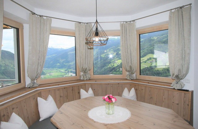 Schöne Wohnung für 8 Gäste mit W-LAN, TV, Terrasse, Haustiere erlaubt und Parkplatz
