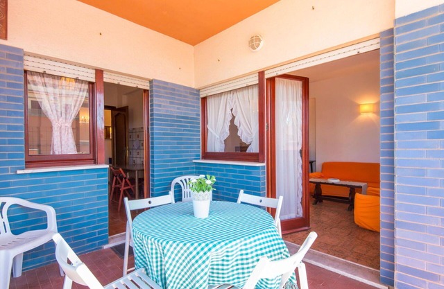 Angenehme Wohnung für 4 Gäste mit W-LAN, TV, Terrasse und Parkplatz