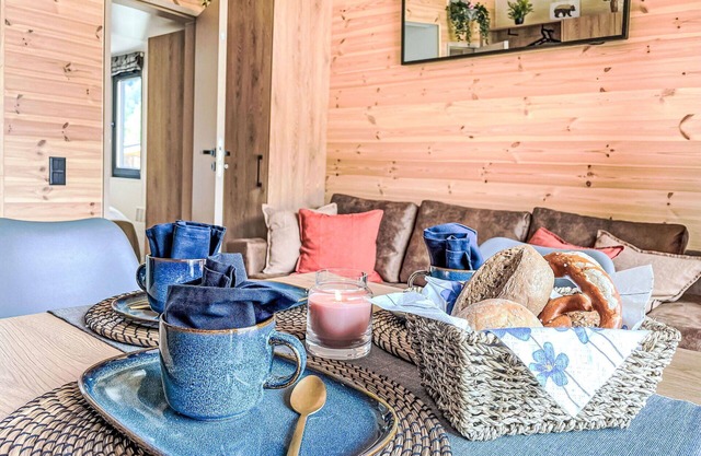 Schöne Wohnung in einem Ferienhaus mit Klimaanlage, TV, Terrasse, Haustiere erlaubt und Parkplatz