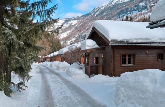 Herrliche Wohnung in einem Ferienhaus mit W-LAN, TV, Innenhof, Haustiere erlaubt und Parkplatz