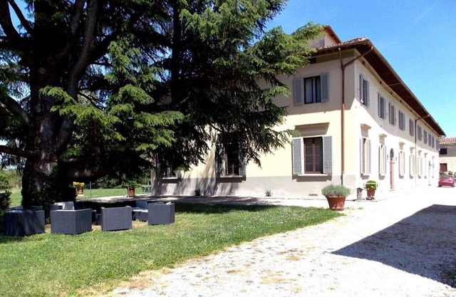 Herrliche Wohnung in einem Ferienhaus mit W-LAN, Pool, TV, Panoramablick und Parkplatz