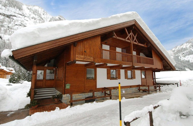 Angenehme Wohnung in einem Ferienhaus für 5 Gäste mit W-LAN, TV, Terrasse und Parkplatz