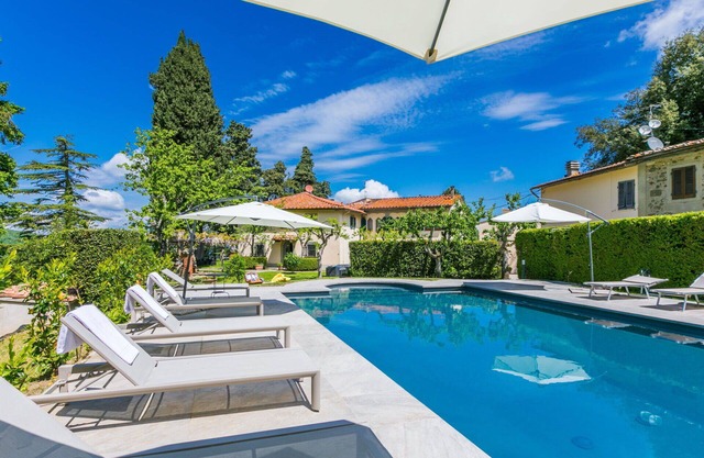 Wohnung in einem Ferienhaus mit W-LAN, privatem Pool, TV, Terrasse, Haustiere erlaubt, Parkplatz
