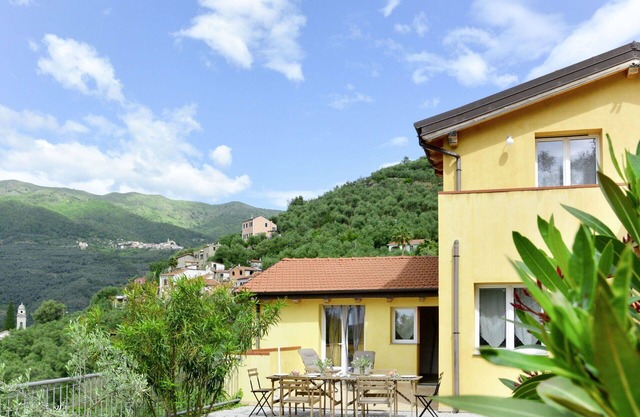 Herrliche Wohnung mit privatem Pool, TV, Innenhof, Haustiere erlaubt, Panoramablick und Parkplatz