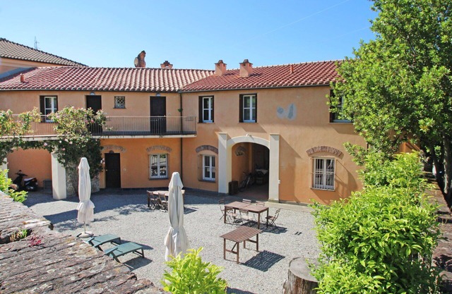 Gemütliche Wohnung in einem Ferienhaus für 6 Leute mit W-LAN, TV, Panoramablick und Parkplatz