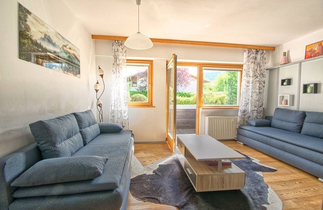 Gemütliche Ferienwohnung mit Zugang zu einem privaten Badestrand