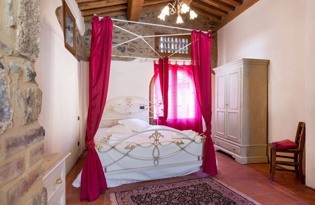 Wohnung mit Klimaanlage, W-LAN, Pool, TV, Haustiere erlaubt, Parkplatz, bei San Gimignano