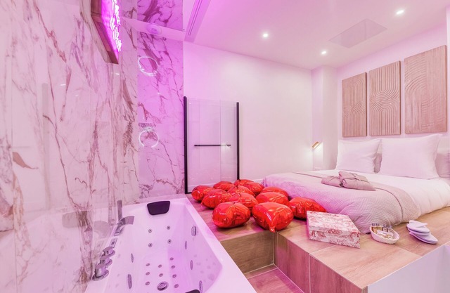 Cosy apartment with Jacuzzi 15min Champs Elysées