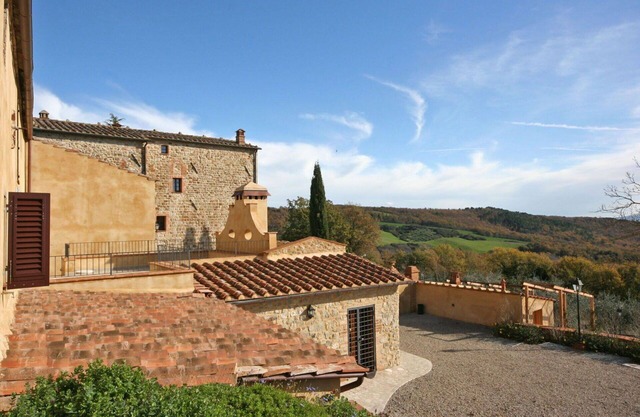 Schöne Wohnung mit W-LAN, Pool, TV, Haustiere erlaubt und Parkplatz, bei San Gimignano