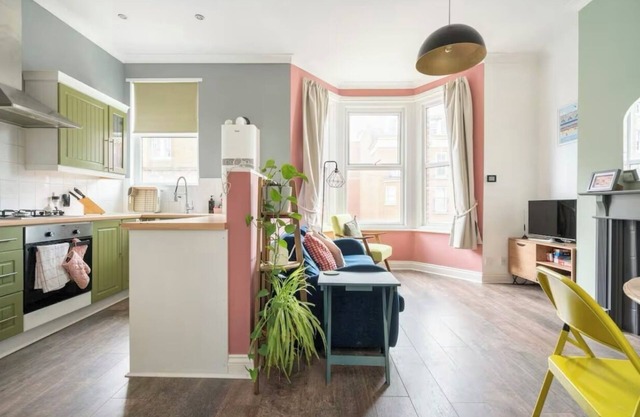 Cosy apartment within a 1 min walk to the beach!