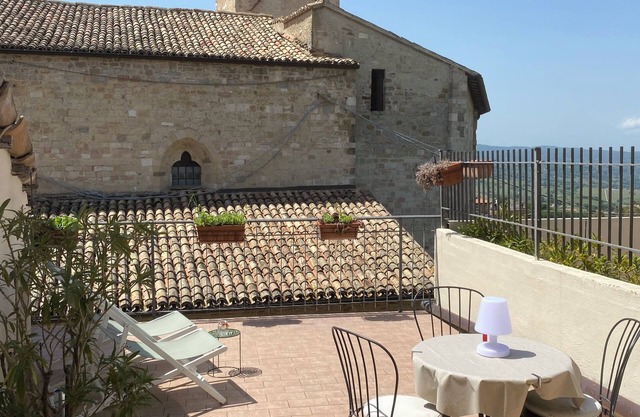 Apt.im Herzen von Montefalco mit Panoramaterrasse