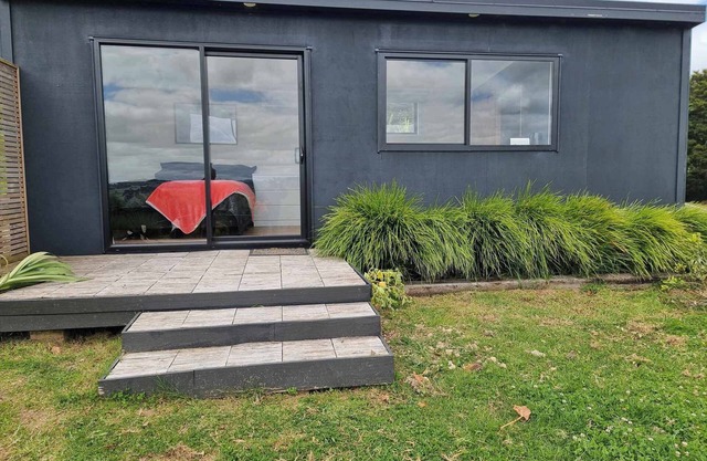 Cosy cabin sitting in rural suroundings, 10 min from whangarei