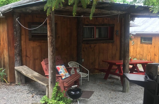 Gemütliche Hütte mit Seeblick von der Terrasse für 6 Personen!