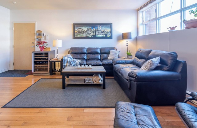 Cosy condo near the Lachine Canal