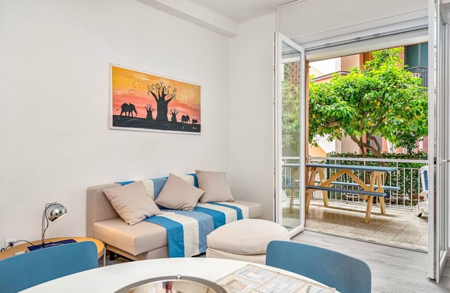 Cosy Corner Apartment with Terrace