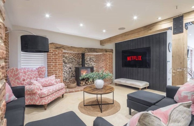 Cosy Countryside escape with hot-tub.Perfect family break/Entertaining friends!