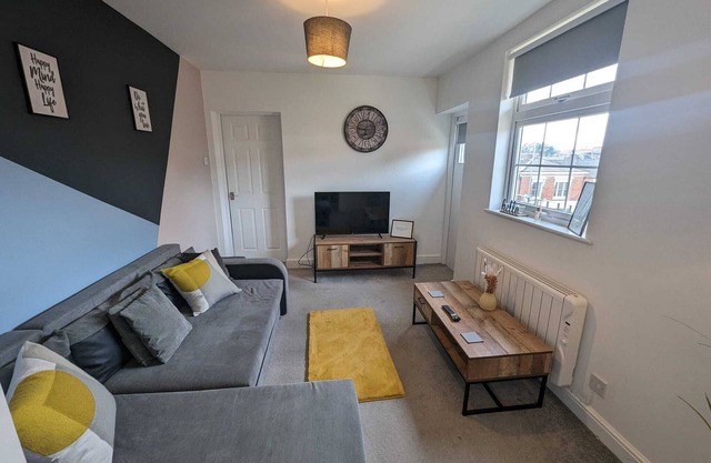 Cosy family-sized top floor apartment! In the heart of Stratford Upon Avon!