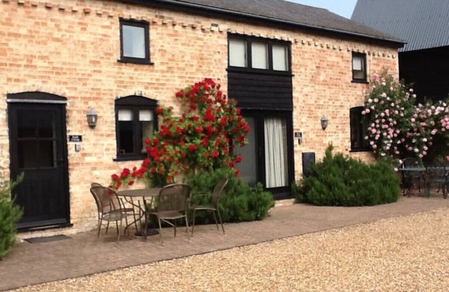 Rural Farm cottage - easy commute to Cambridge