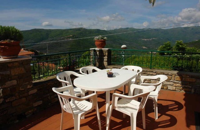 Gemütliche Wohnung in alter Olivenmühle in Imperia, Torria, Garten, Terrasse, schöne Wanderwege