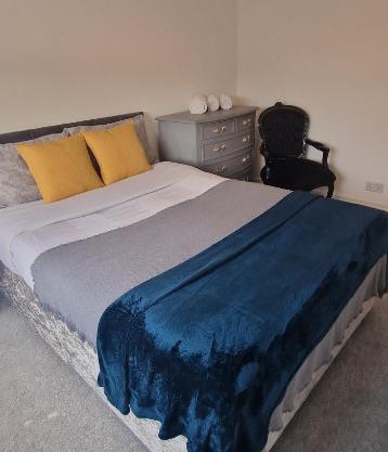 Cosy Fresh New Refurbished House