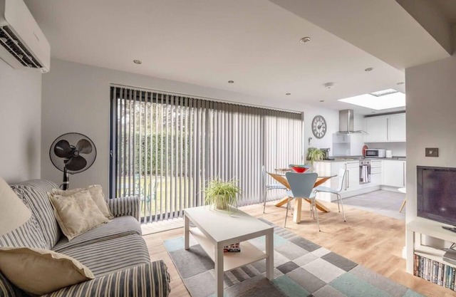 Cosy home nr Sunningdale/Ascot/Wentworth Golf Club