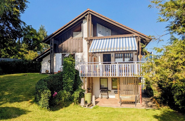 Gemütliches Haus mit großem, eingezäunten Garten 20 Min. vom Bodensee entfernt