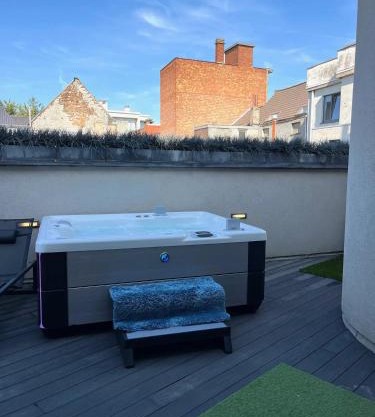 Cosy house in Vilvoorde with jacuzzi and spa