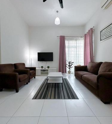 Cosy House For Family Or Group In Bukit Beruang Melaka