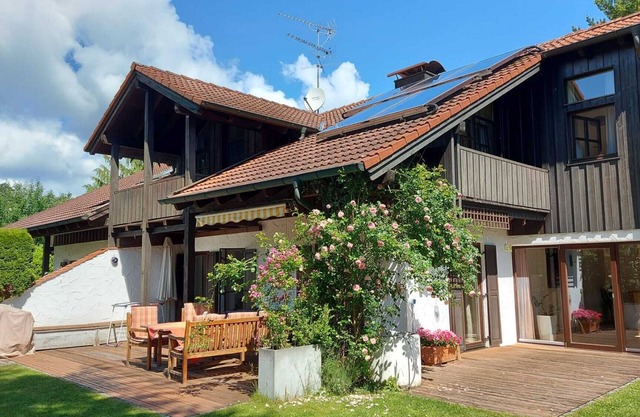Gemütliches Ferienhaus mit Garten in direkter Seenähe