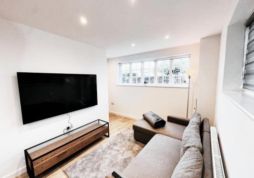 Cosy & Luxury 2BR Flat in Calverton
