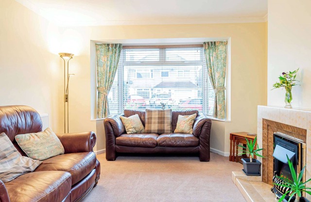 Cosy & Peaceful 2 Bed Home in Swindon with Parking