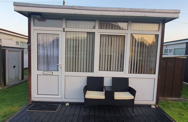 Cosy Relaxing Chalet very close to beach and tour bus