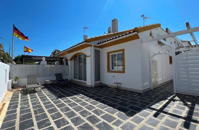 Cosy semi-detached house in beautiful location near the sea in El Vergel