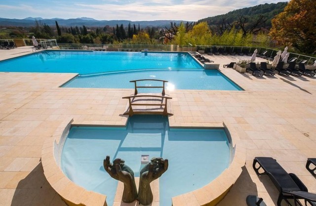 Cosy studio | 2 piscines + vues imprenables