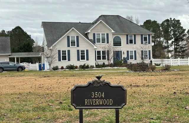 Cosy studio apartment over garage. Half hour from VB - 1 hour from Outerbanks