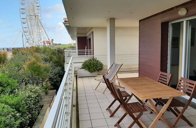 COTE 210 grosse und helle 67qm Wohnung neben Strand und Zentrum WLAN