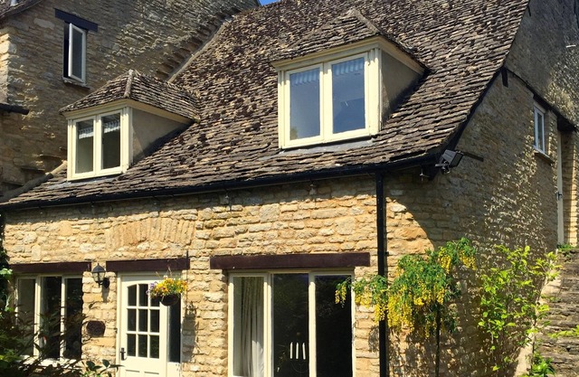 Cotswold Cottage am Rande von Cotswolds, in der Nähe von Oxford mit Tennisplatz + Innenpool