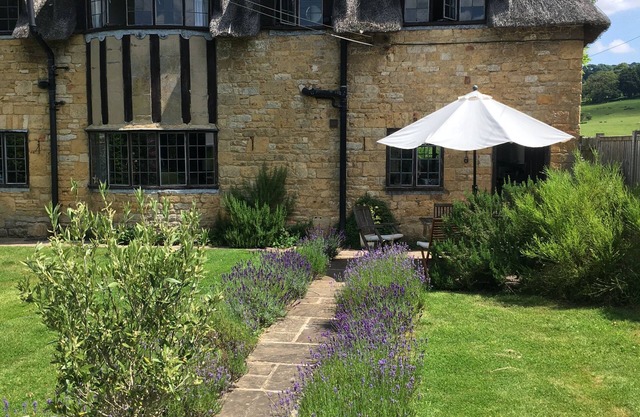 Mit Stroh gedecktes Häuschen, die Cotswolds