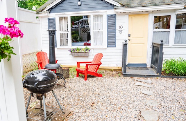 Cottage 10 - 1 Bedroom w/ Loft / 1 Bath