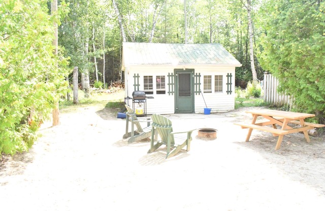 Cottage #13 - Sauble Beach Private Beach Access