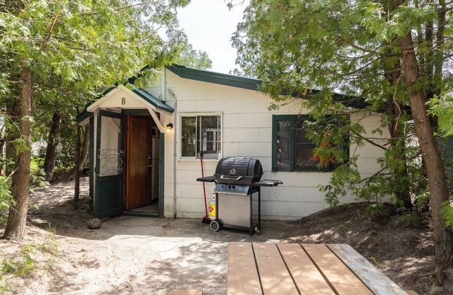 Cottage #8 - Sauble Beach Front