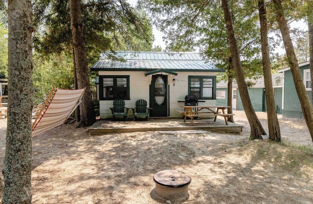 Cottage #9 - Sauble Beach Front