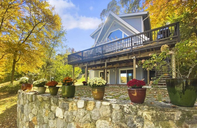 Cottage at Sunny Day- Lakeside, views, kayak, dock