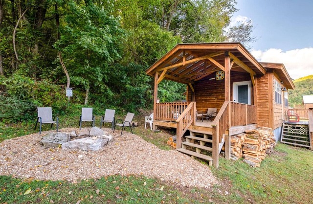 Cottage at the Creek ~ On S. Sylamore