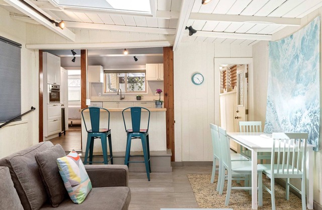 Cottage at the Point - For 4!
