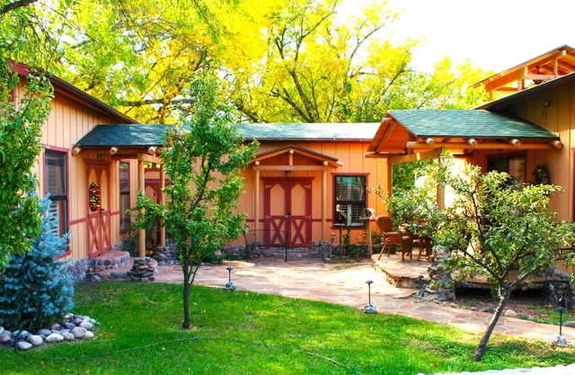 Cottage by the Creek #2 - Cozy cottage in heart of wine country.