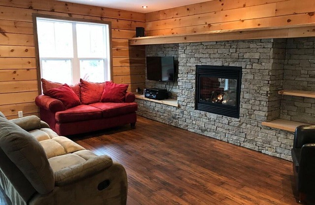 Cottage in den Laurentians neben einem Bach und einem See - Exode au Ruisseau