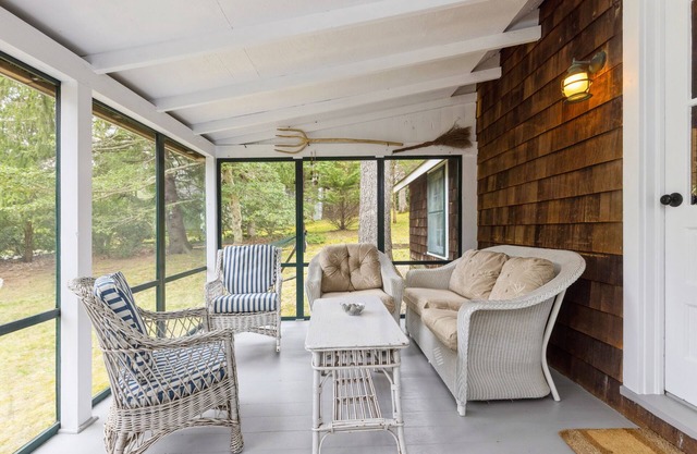 Cottage classic near bay beach