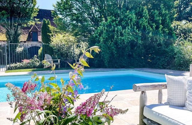 Landhaus 'Domaine De Pragelier, La Chapelle' mit Gemeinschaftspool, privater Terrasse und WLAN